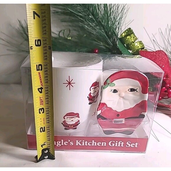 NWT Kringle's Kitchen Gift Set Coffee  16 Oz Mug Spoon Rest Christmas Santa Xmas - Picture 7 of 7
